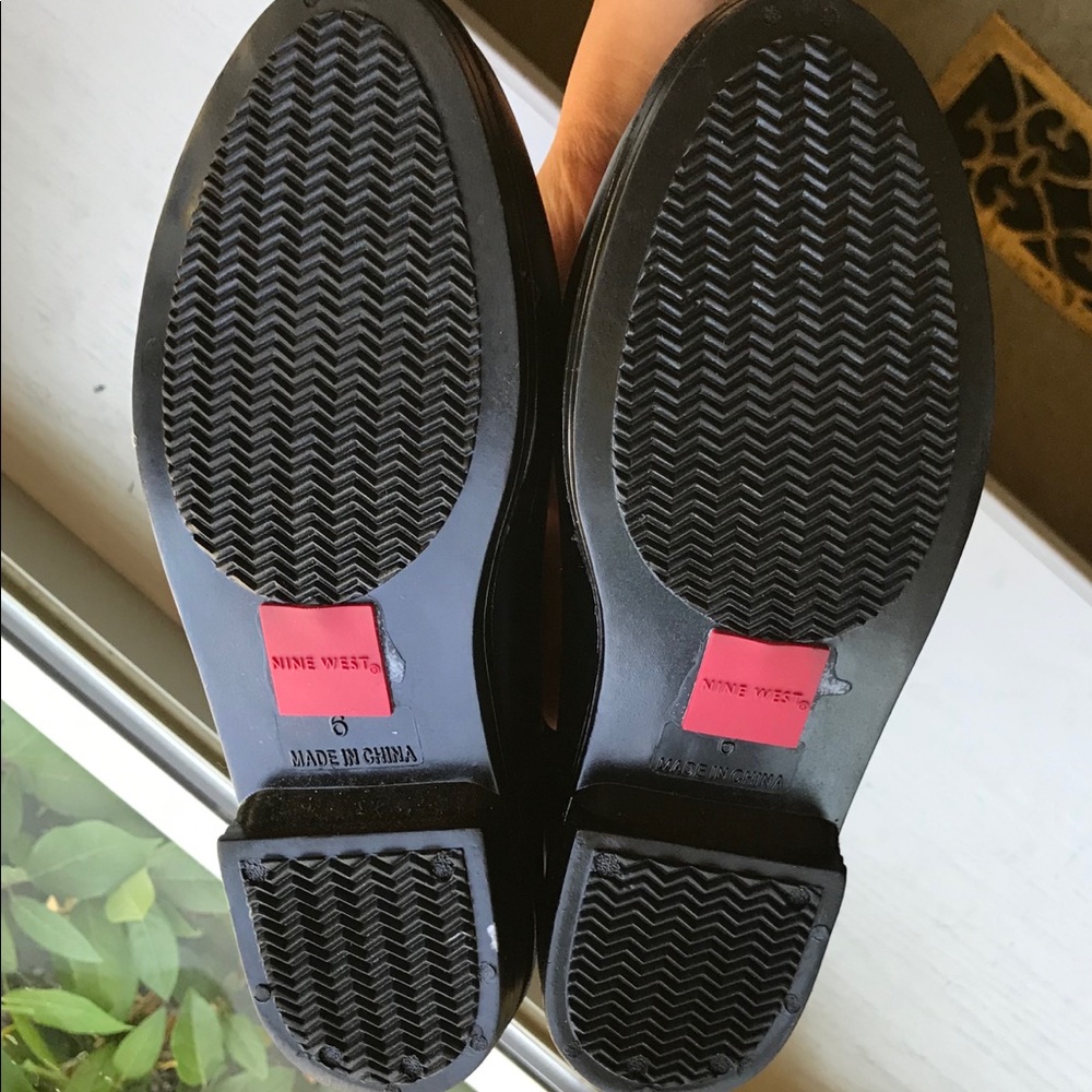 ⛈ Nine West Black Rain Boots - Picture 5 of 8